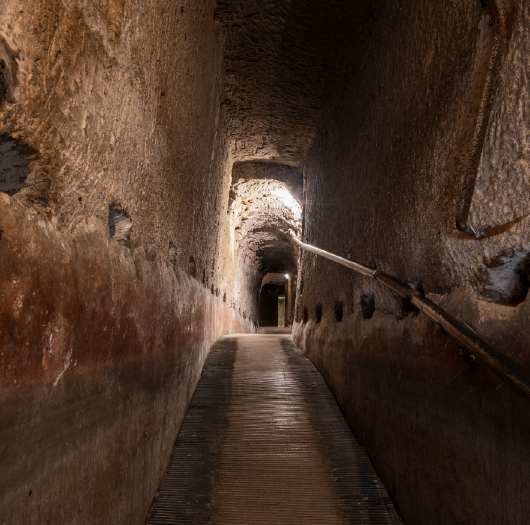 Naples Underground is one of the most fascinating and mysterious attractions in Naples, but what further distinguishes it is the fact that it is the only one with an authorized and officially recognized route to explore its extraordinary underground.